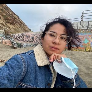 Meet your Posher, Alyne